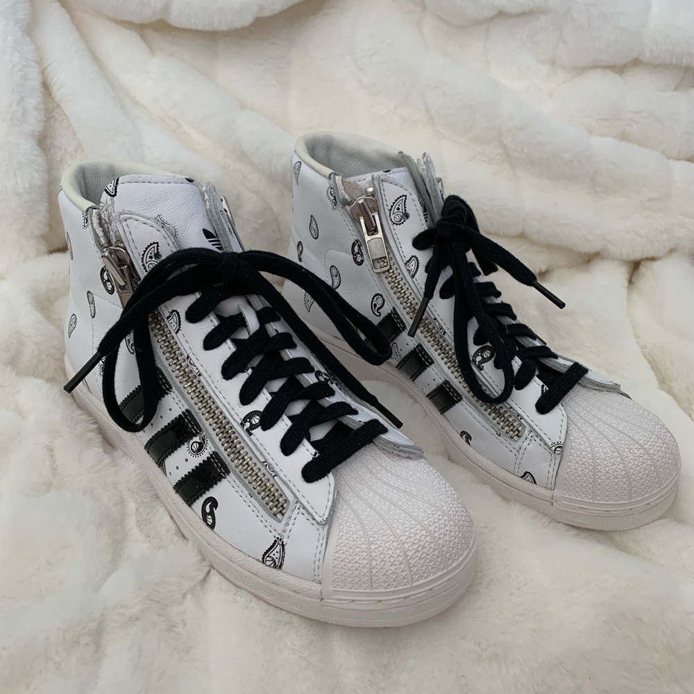 *RARE* Adidas Pro Model BBall Shoes